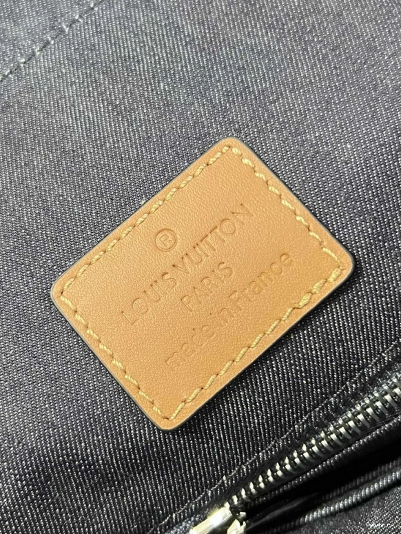 LOUIS MM VUITTON CHRISTOPHER 0822
